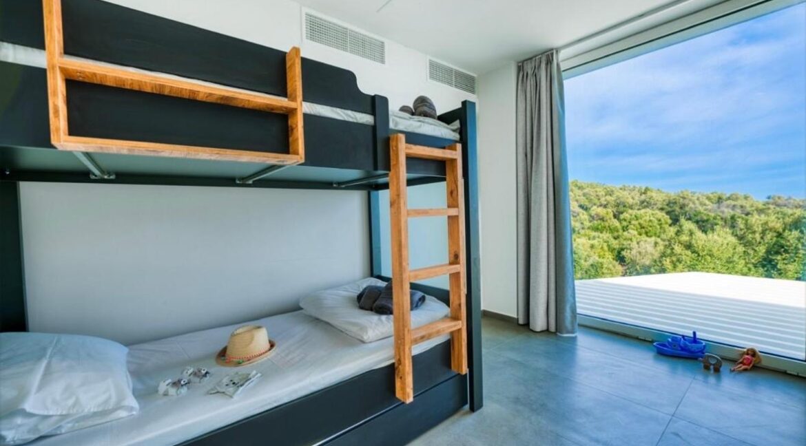 Beachfront Villa in Corfu for sale 34