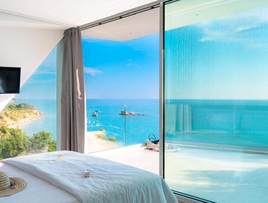 Beachfront Villa in Corfu for sale 40