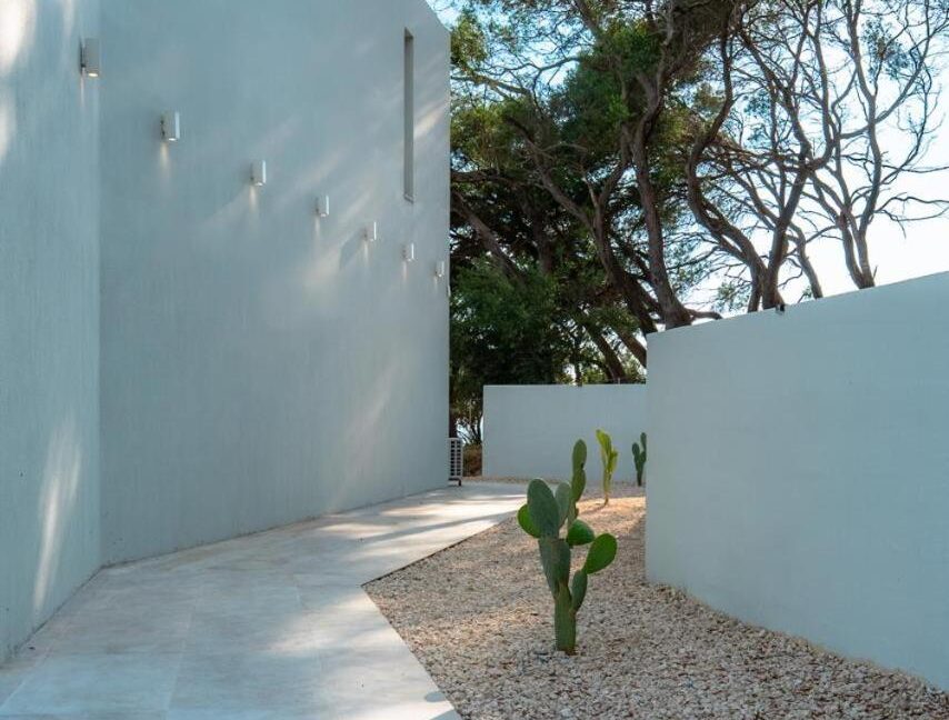 Beachfront Villa in Corfu for sale 6