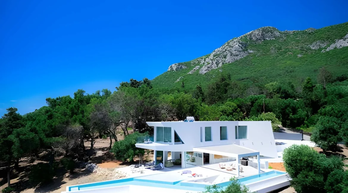 Beachfront Villa in Corfu for sale 9