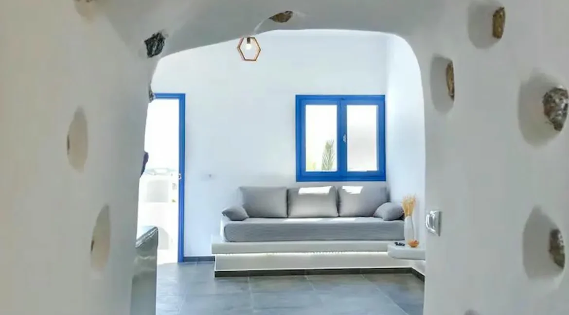 Traditional Santorini Duplex for sale in Santorini, Emporio Village 10