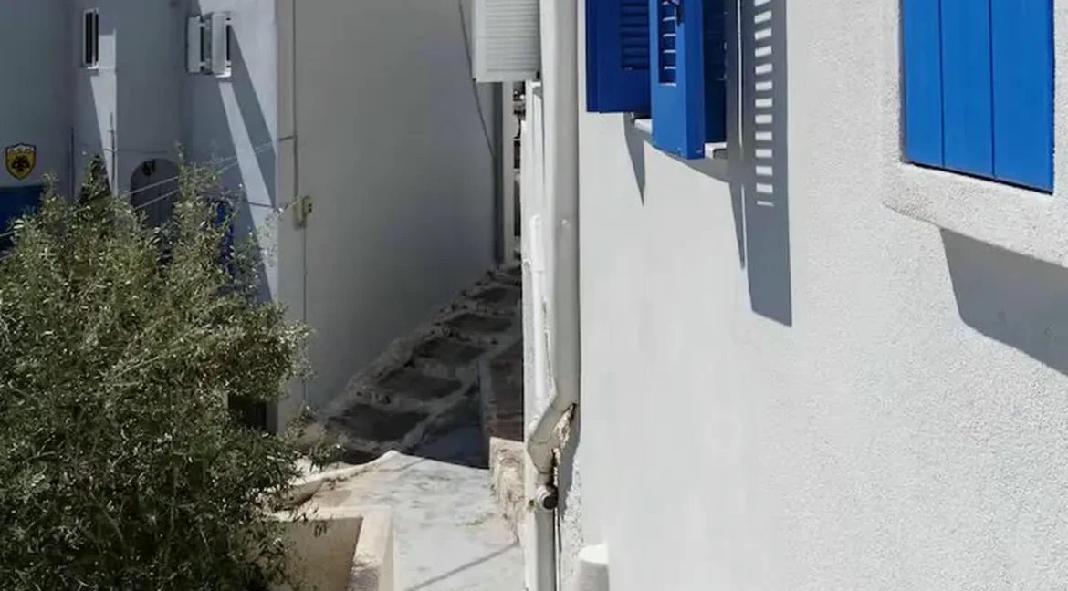 Traditional Santorini Duplex for sale in Santorini, Emporio Village 11