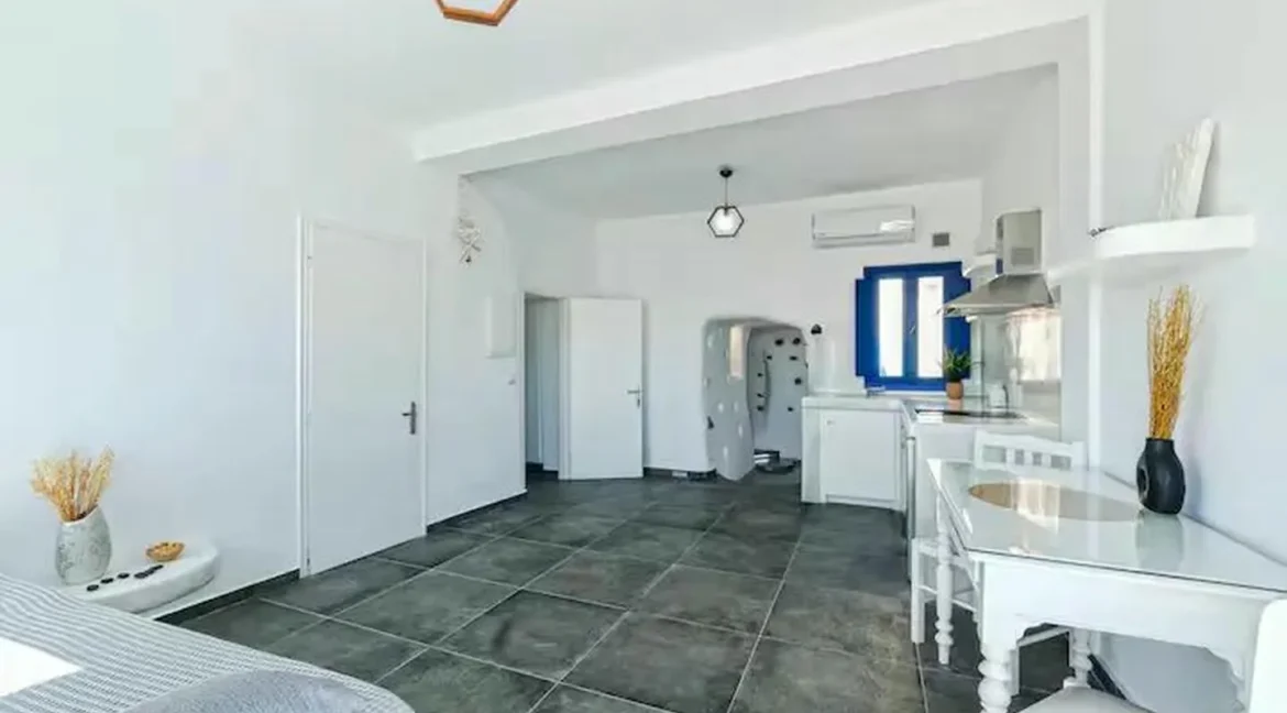 Traditional Santorini Duplex for sale in Santorini, Emporio Village 12