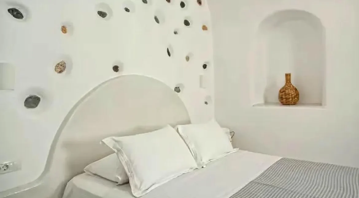 Traditional Santorini Duplex for sale in Santorini, Emporio Village 13