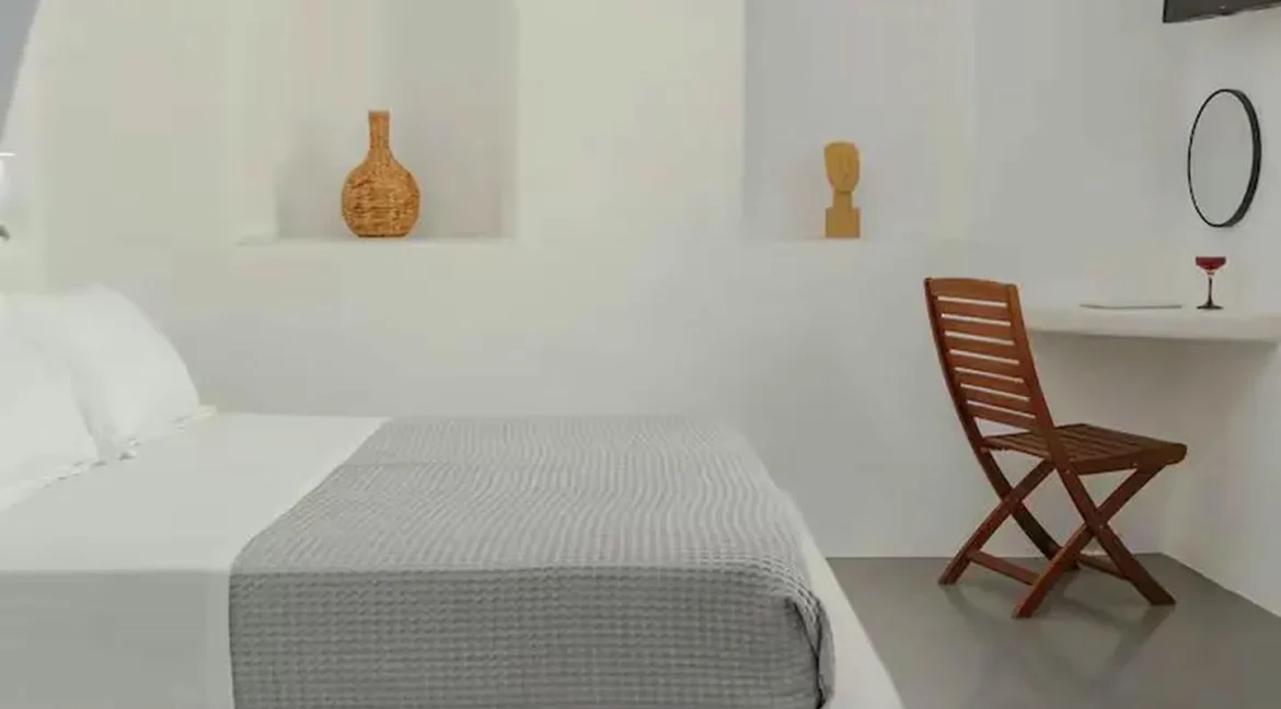 Traditional Santorini Duplex for sale in Santorini, Emporio Village 9