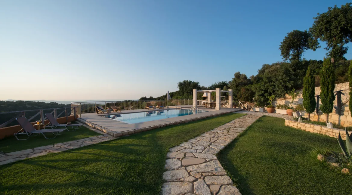 a-rare-inland-sanctuary-in-crete-peacefu_09