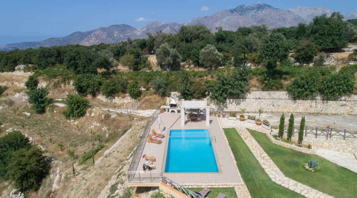 a-rare-inland-sanctuary-in-crete-peacefu_10