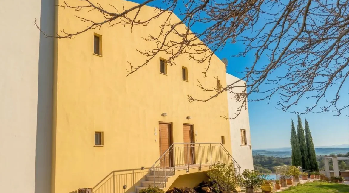 a-rare-inland-sanctuary-in-crete-peacefu_16