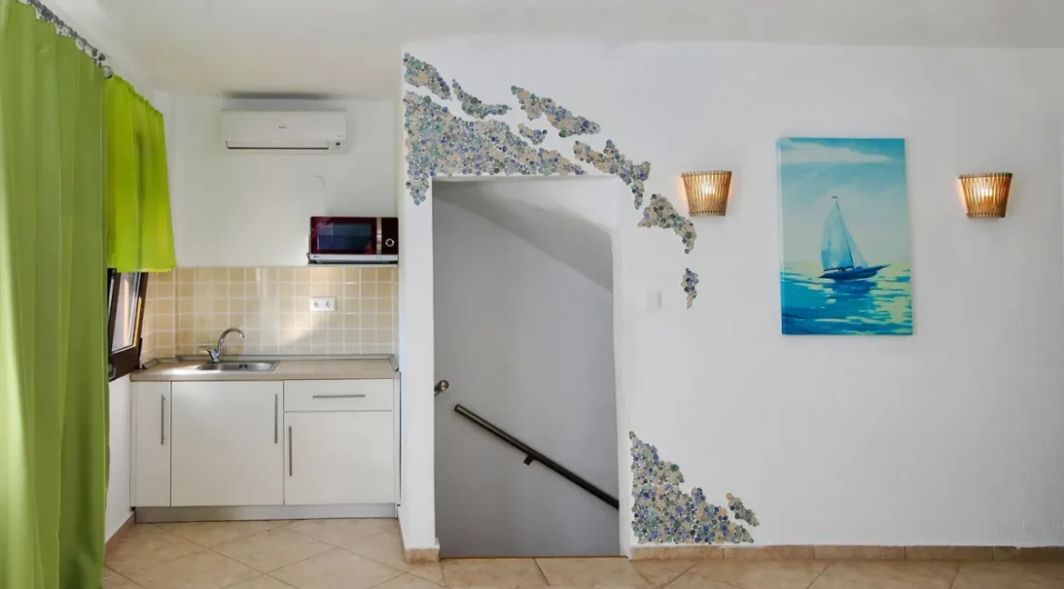 a-unique-villa-180-sq-m-with-panoramic-v_03