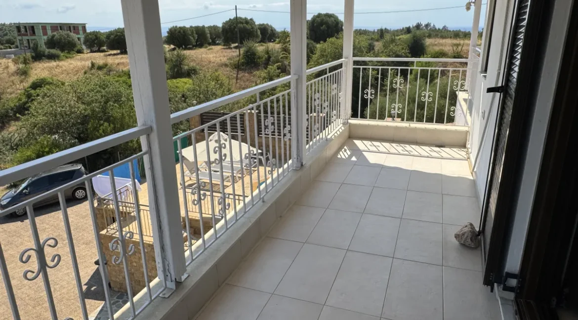a-unique-villa-180-sq-m-with-panoramic-v_14