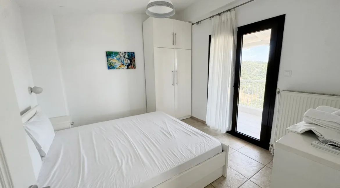 a-unique-villa-180-sq-m-with-panoramic-v_21