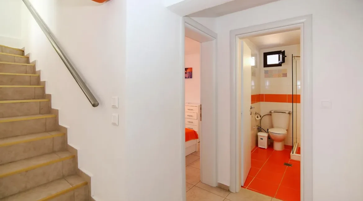 a-unique-villa-180-sq-m-with-panoramic-v_28