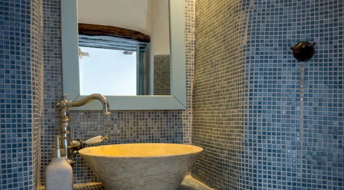 historic-folegandros-cliffhouse_12