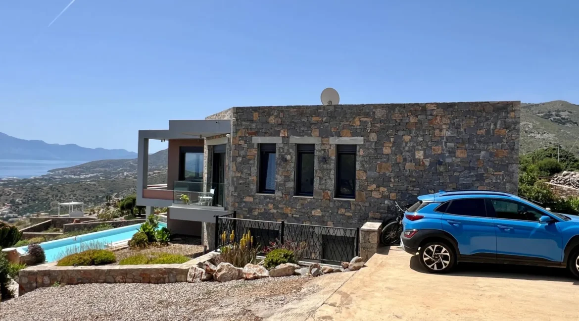 luxury-villa-above-elounda-with-panorami_16Luxury Villa for sale in Elounda Crete, Pines Village