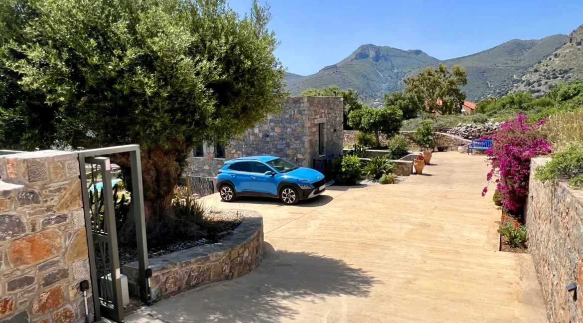 luxury-villa-above-elounda-with-panorami_31