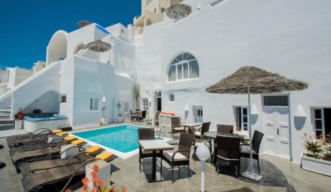 rare-luxury-hotel-for-sale-in-santorini-_01