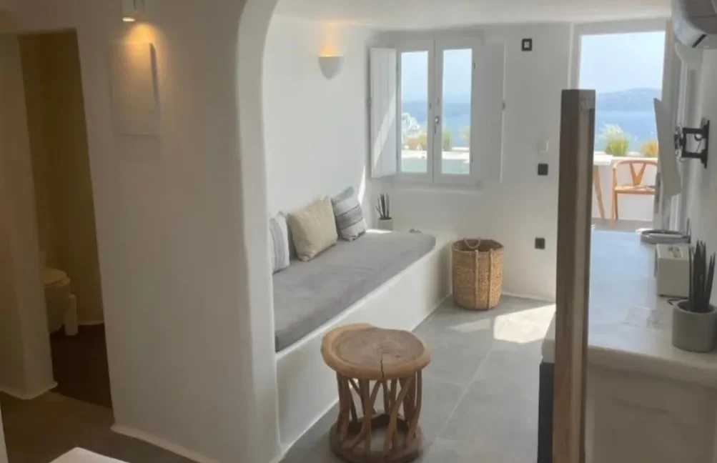 rare-luxury-hotel-for-sale-in-santorini-_02