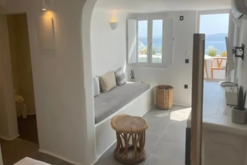 rare-luxury-hotel-for-sale-in-santorini-_02
