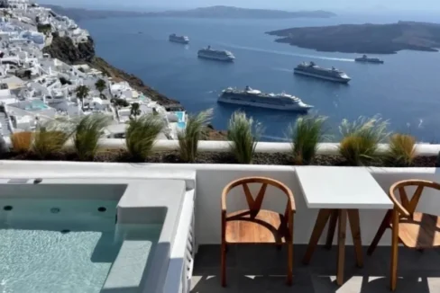 rare-luxury-hotel-for-sale-in-santorini-_04