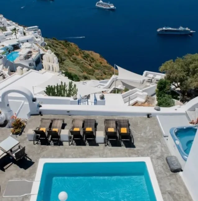 rare-luxury-hotel-for-sale-in-santorini-_07