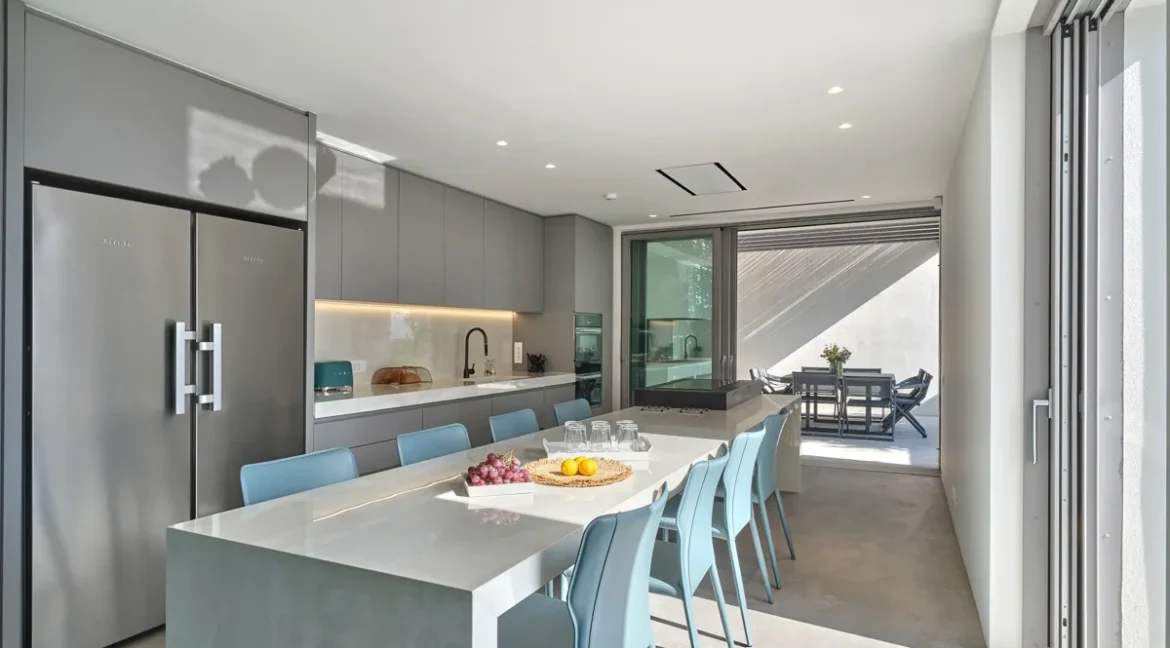 Luxurious Beachfront Property on Antiparos island