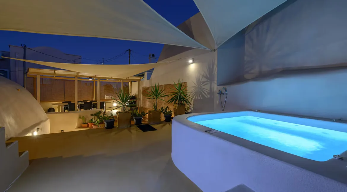 Listing photograph 2 of 29 of the house in Mesaria, published by Greek Exclusive Properties.