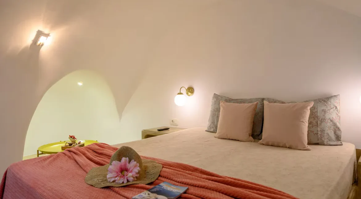Listing photograph 15 of 29 of the house in Mesaria, published by Greek Exclusive Properties.