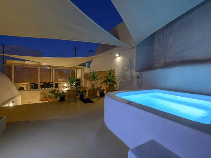 Traditional Cave House for sale Santorini — Mesaria