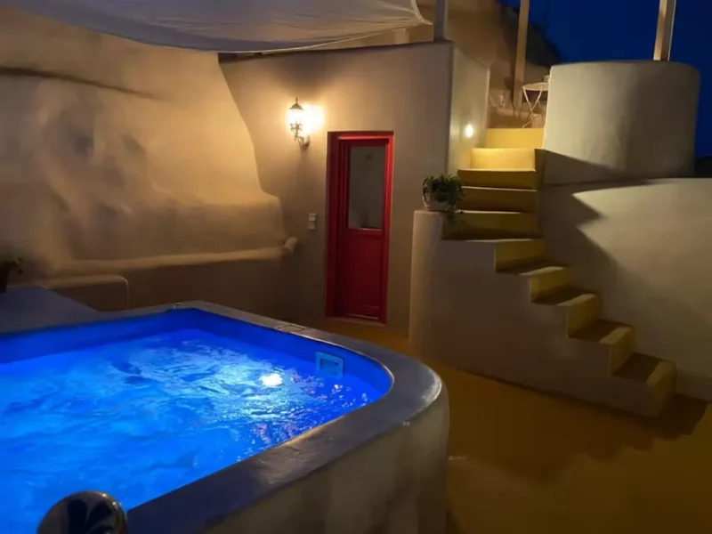 Traditional Cave House for sale Santorini — Mesaria