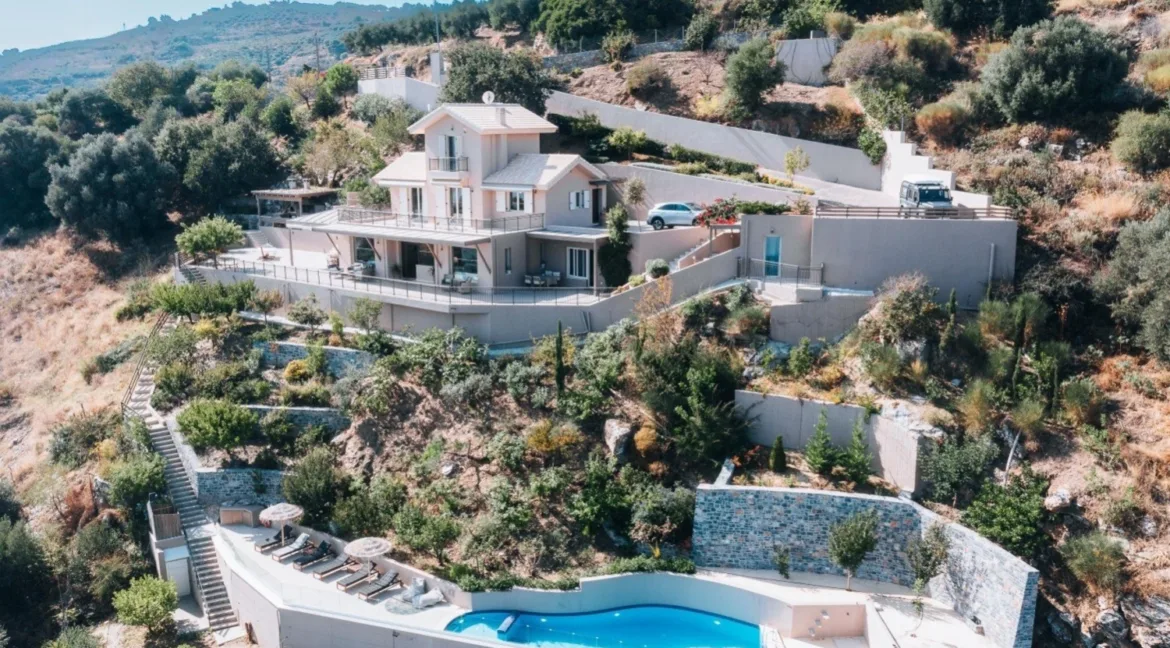 Buy a Villa in Crete