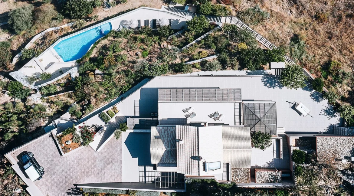 Buy a Villa in Crete