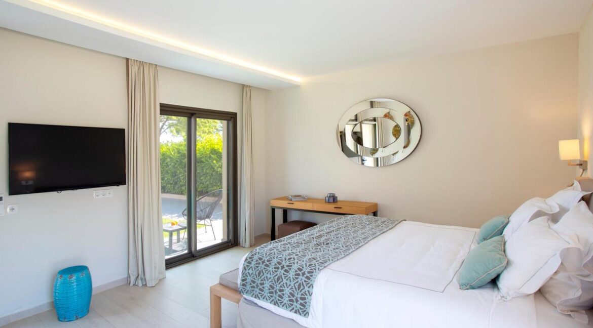 Beachfront Villa for Sale Vourvourou Halkdiki