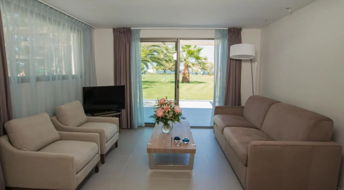 Beachfront Villa with Garden Sithonia — Halkidiki 7