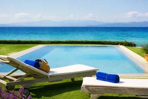 Seafront Villa in Aegina for sale