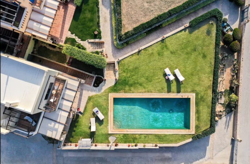 Seafront Villa in Aegina for sale
