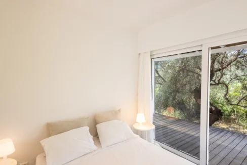 beautiful-waterfront-villa-for-sale-in-l-17921511_16