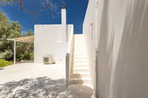 beautiful-waterfront-villa-for-sale-in-l-17921511_33