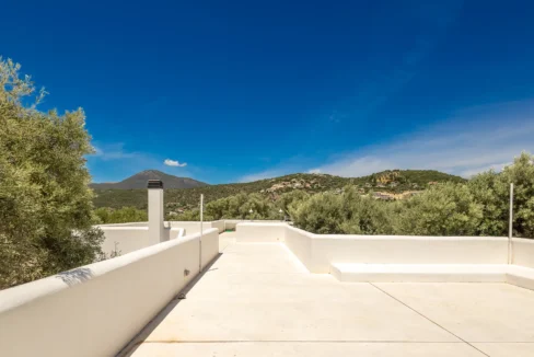 beautiful-waterfront-villa-for-sale-in-l-17921511_34