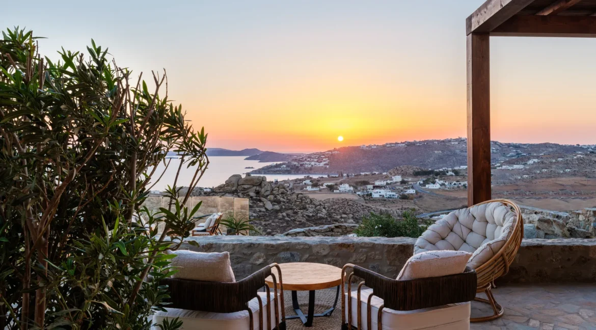 buy-a-luxury-villa-in-mykonos-18297398_04