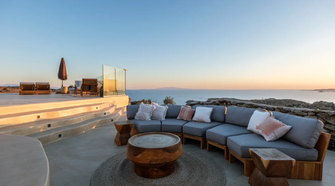 buy-a-luxury-villa-in-mykonos-18297398_07