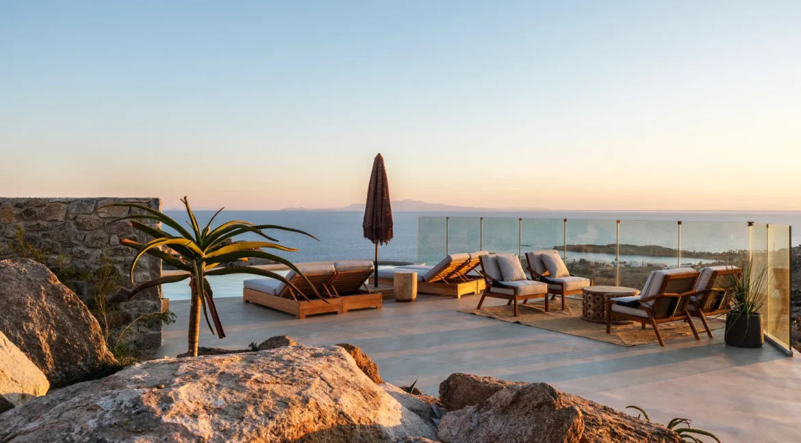 buy-a-luxury-villa-in-mykonos-18297398_08