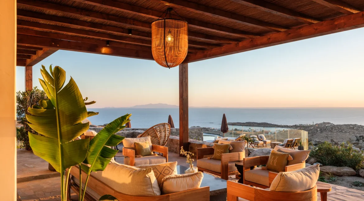 buy-a-luxury-villa-in-mykonos-18297398_09