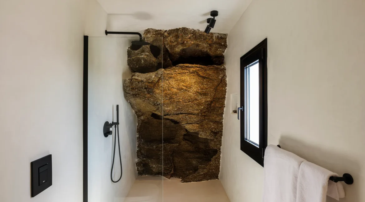buy-a-luxury-villa-in-mykonos-18297398_40