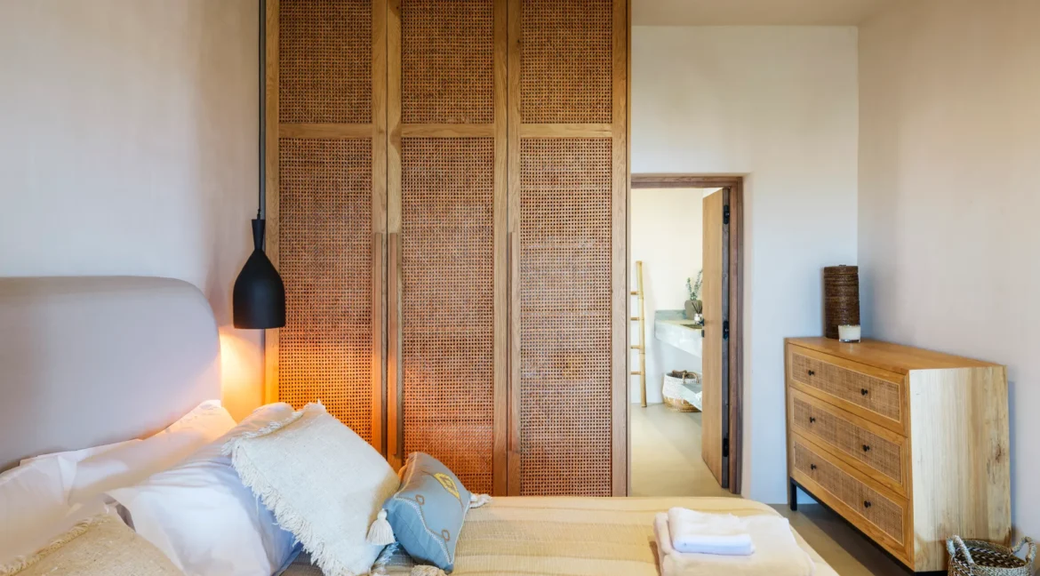 buy-a-luxury-villa-in-mykonos-18297398_43