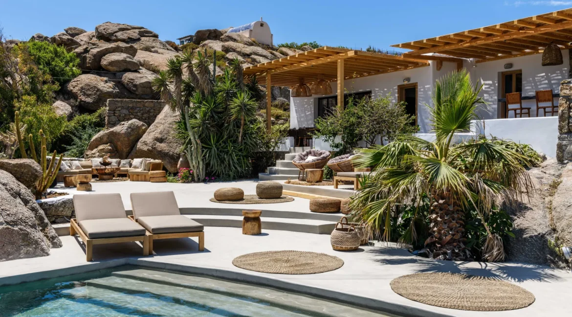 buy-a-waterfront-villa-in-mykonos-16002253_01