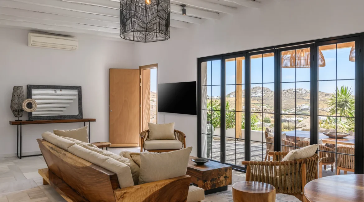 buy-a-waterfront-villa-in-mykonos-16002253_02