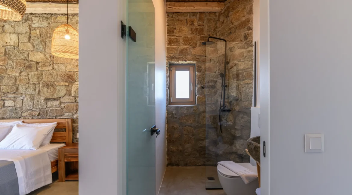 buy-a-waterfront-villa-in-mykonos-16002253_05