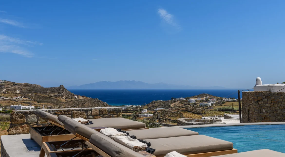 buy-a-waterfront-villa-in-mykonos-16002253_06