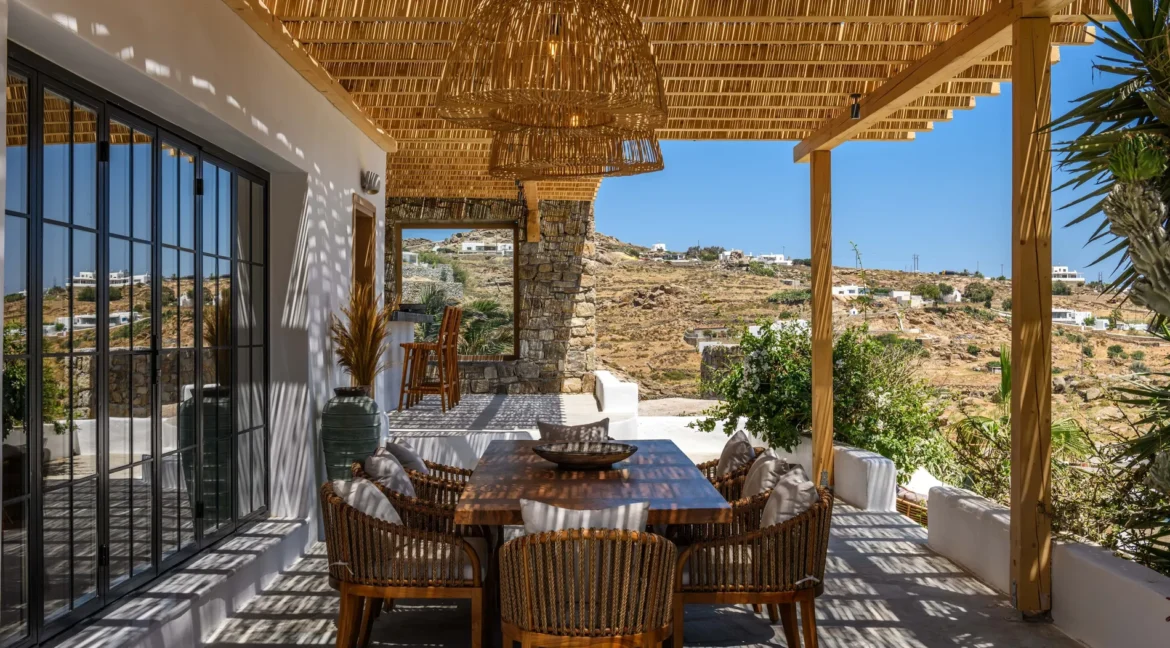 buy-a-waterfront-villa-in-mykonos-16002253_08