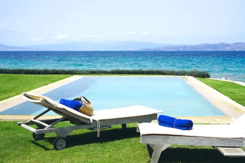 Seafront Villa in Aegina for sale